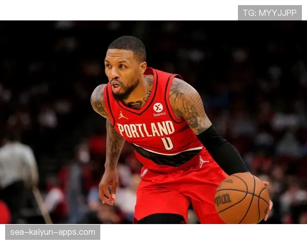 利拉德的惊天绝杀帮助开拓者逆转战局，利拉德与开拓者合同